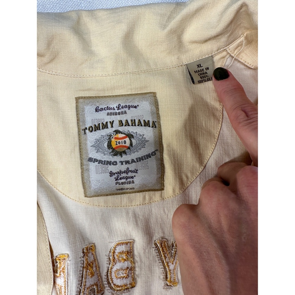 Tommy Bahama Mens XL Silk 2010 Spring Training Baseball Camp Shirt Yellow - Picture 4 of 7